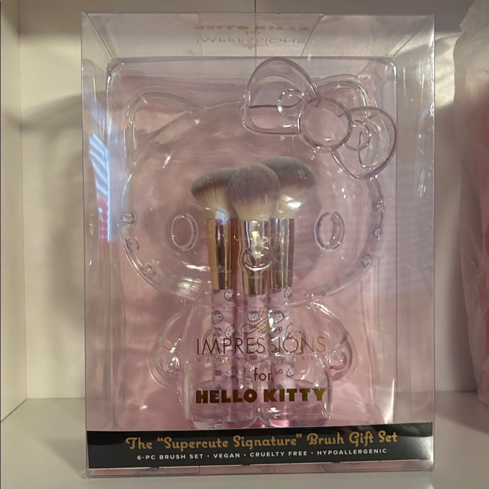 Impressions for Hello Kitty The “Supercute Signature” Brush Gift Set 6-pc Set